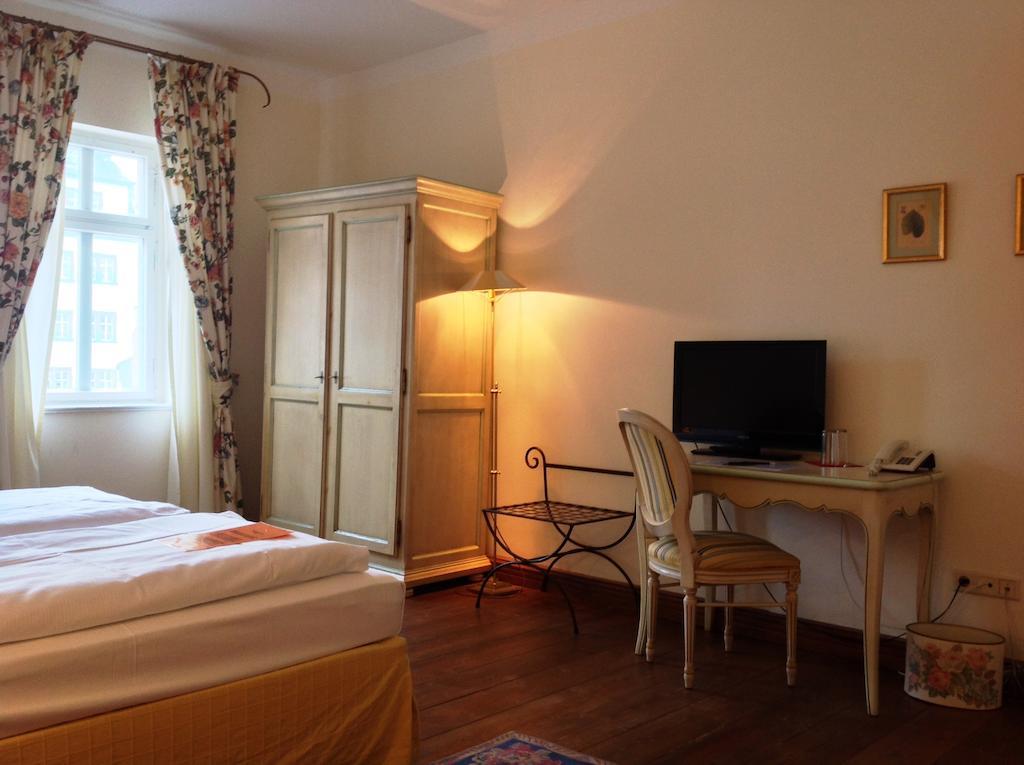 Hotel Adler Рудольштадт Номер фото